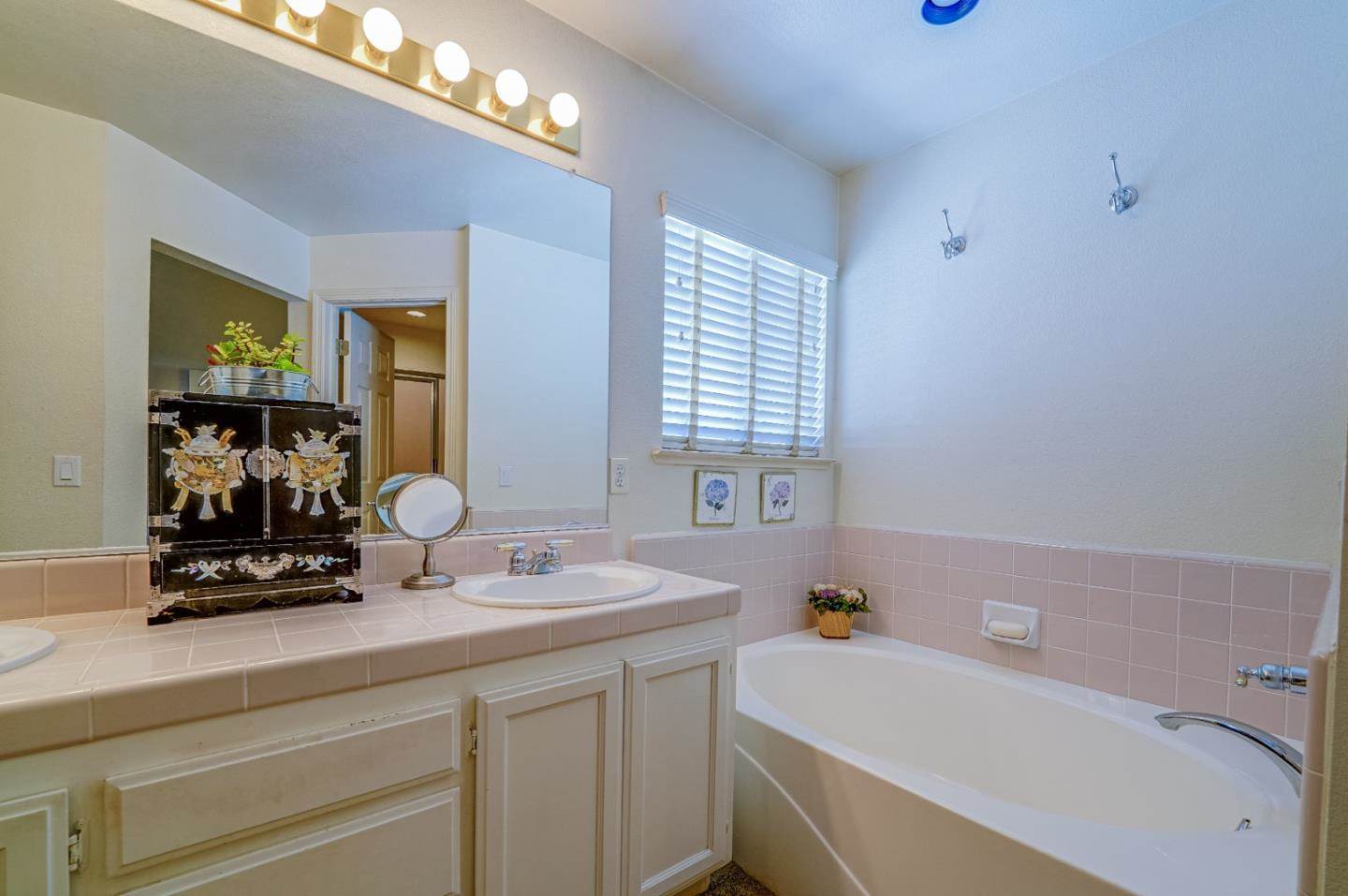 1580 Bayberry ST, Hollister, CA 95023