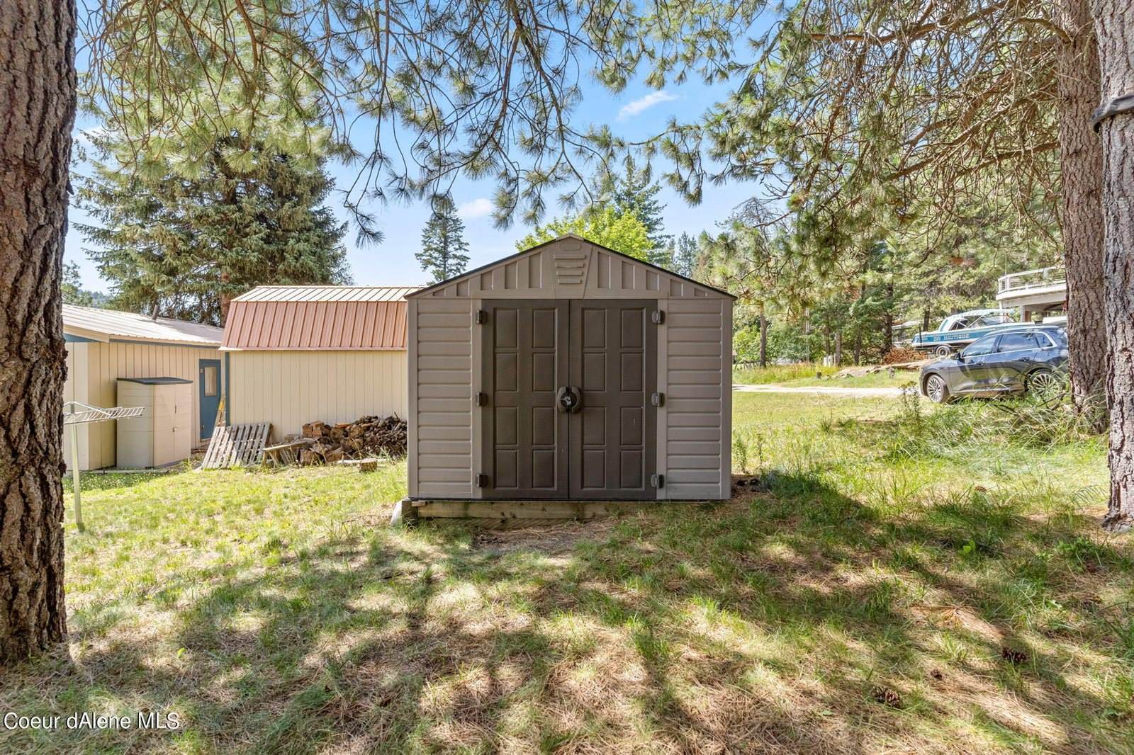 92 Loon Ln, Cocolalla, ID 83813