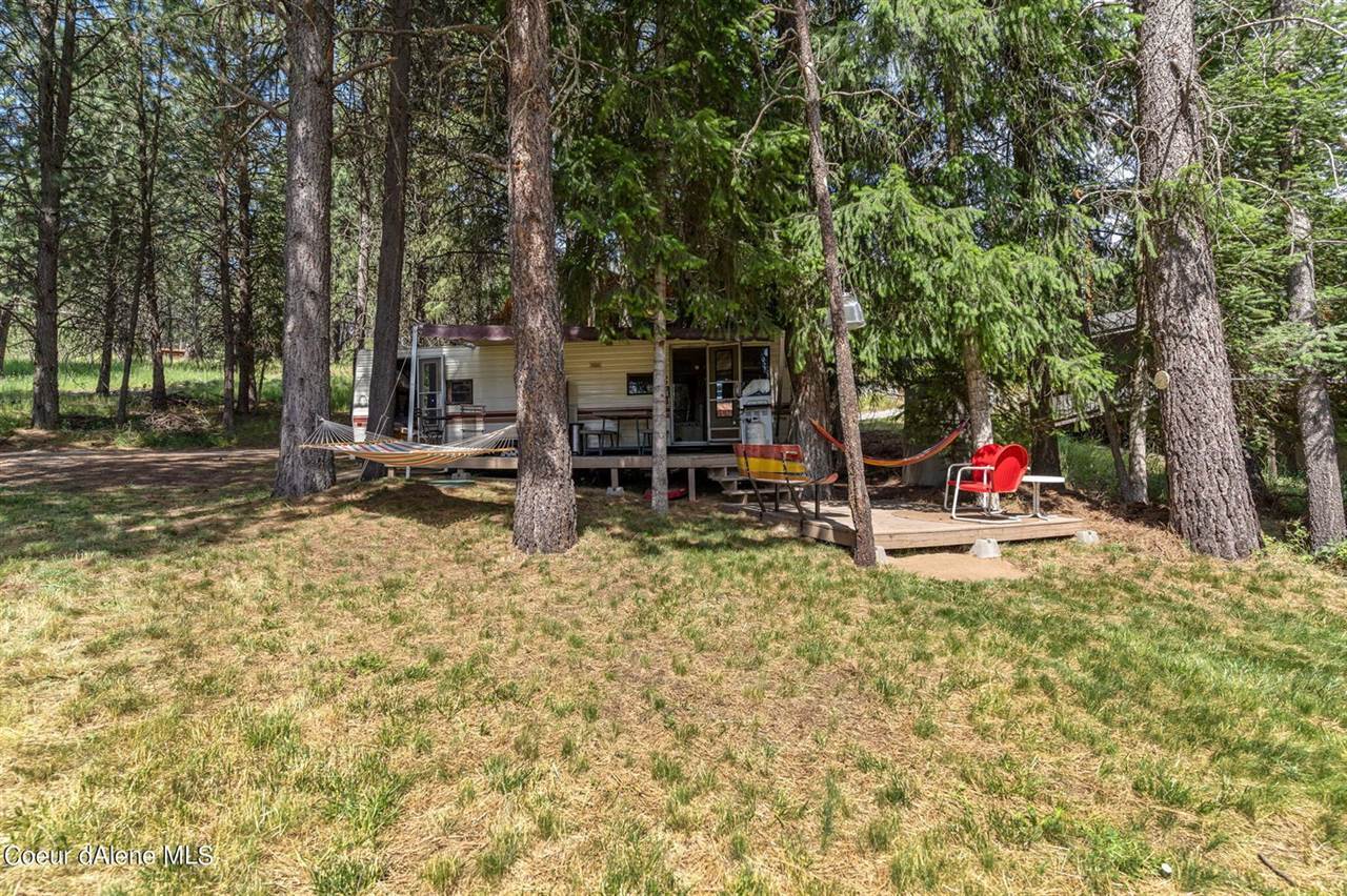 92 Loon Ln, Cocolalla, ID 83813