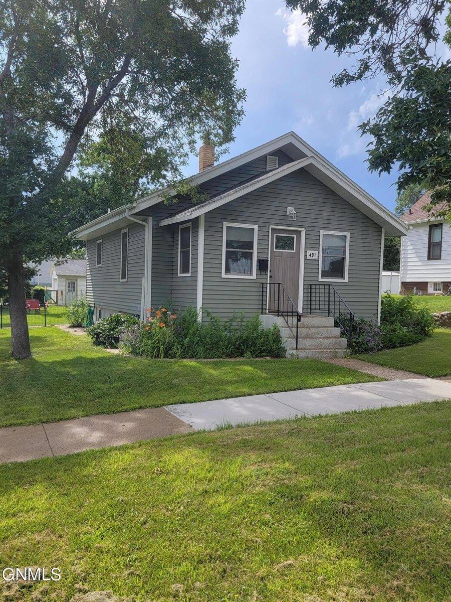 401 3 Avenue NE, Mandan, ND 58554