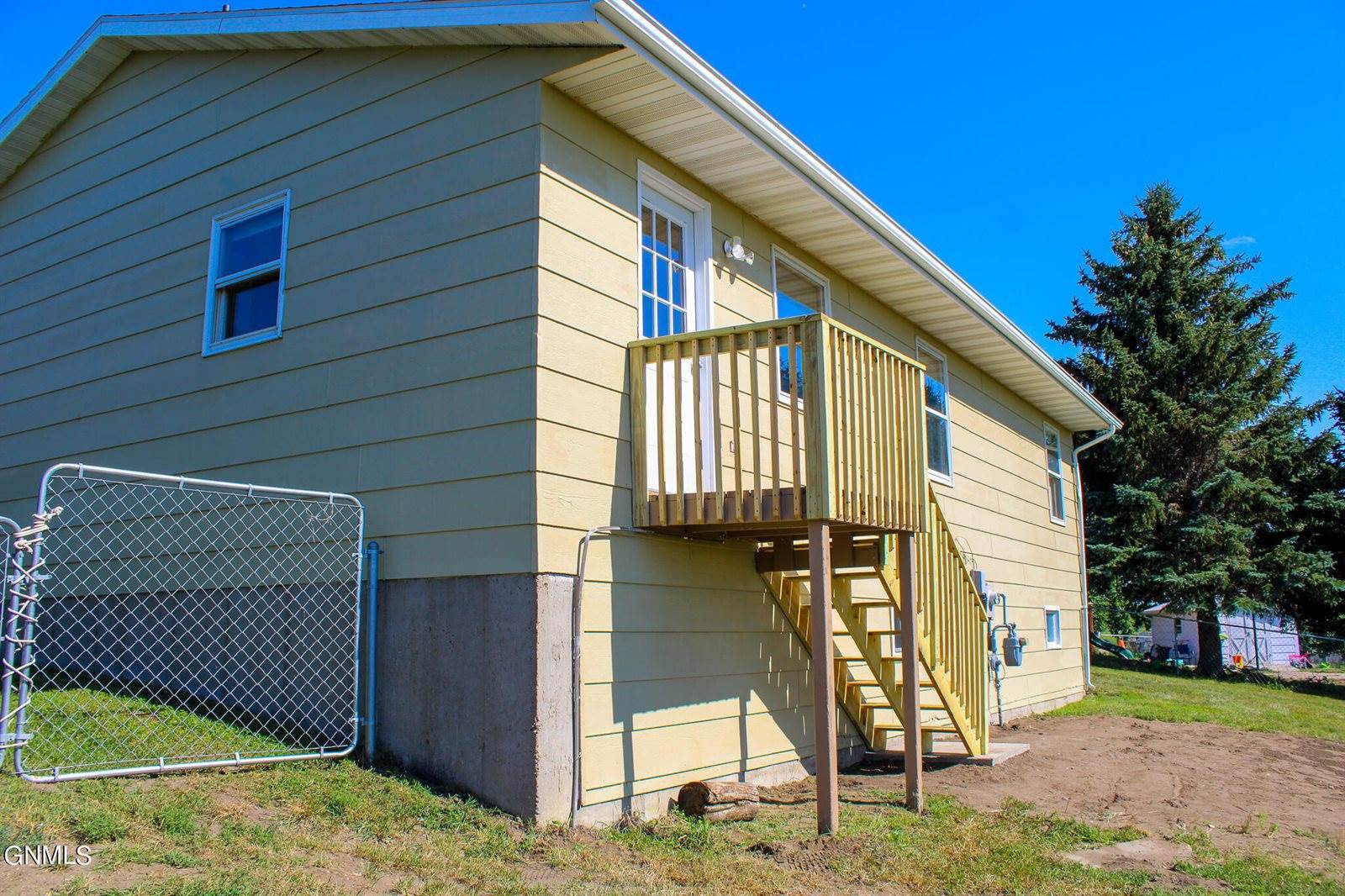 9 Custer Drive, Lincoln, ND 58504