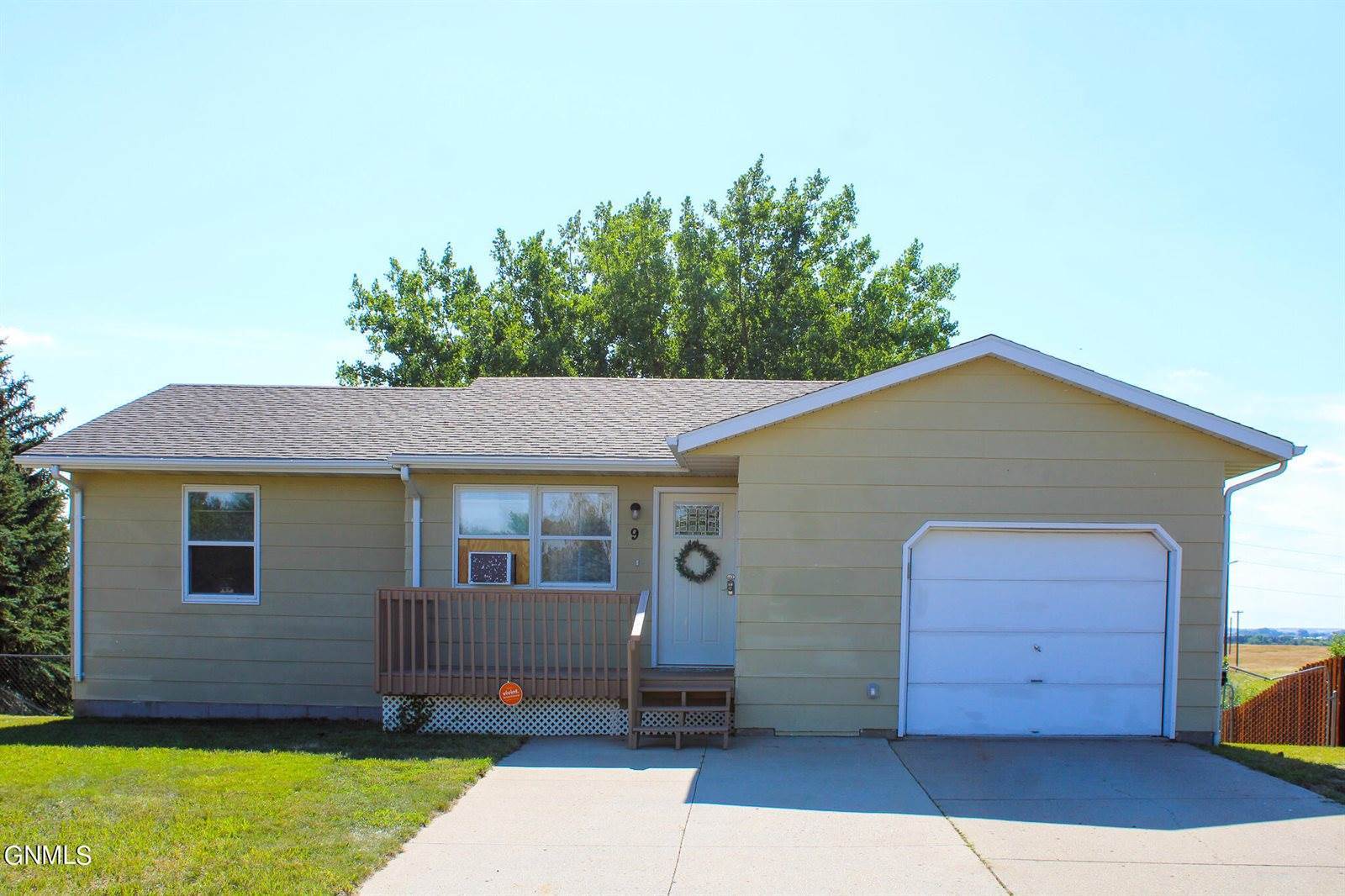 9 Custer Drive, Lincoln, ND 58504