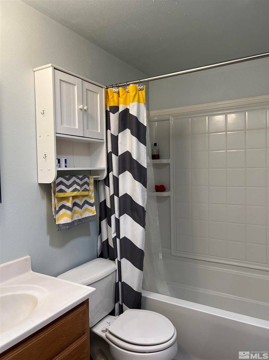 8100 Wing Ave, Winnemucca, NV 89445