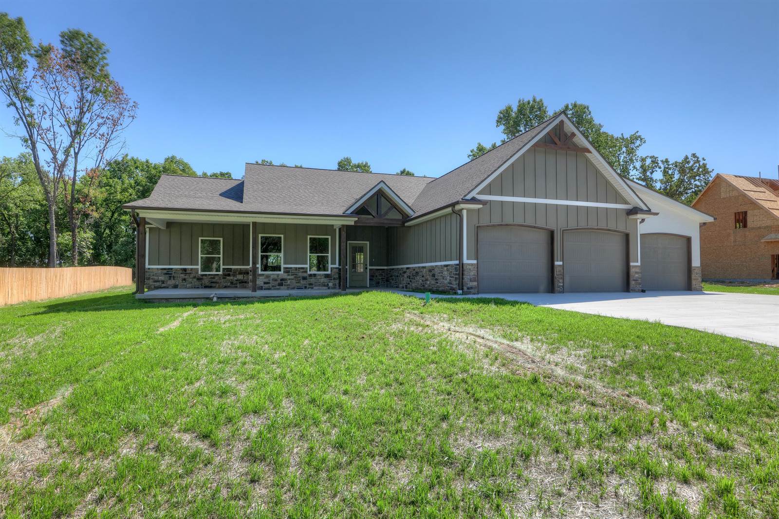 921 Lincoln Street, Carterville, MO 64835