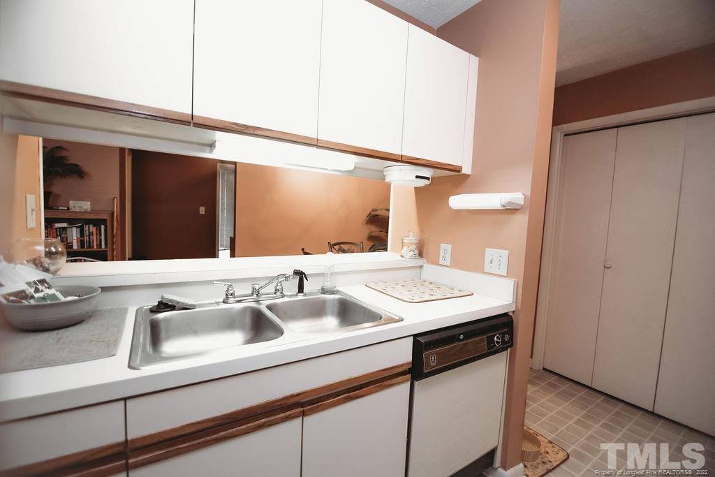 671 Bartons Landing Place, Fayetteville, NC 28314