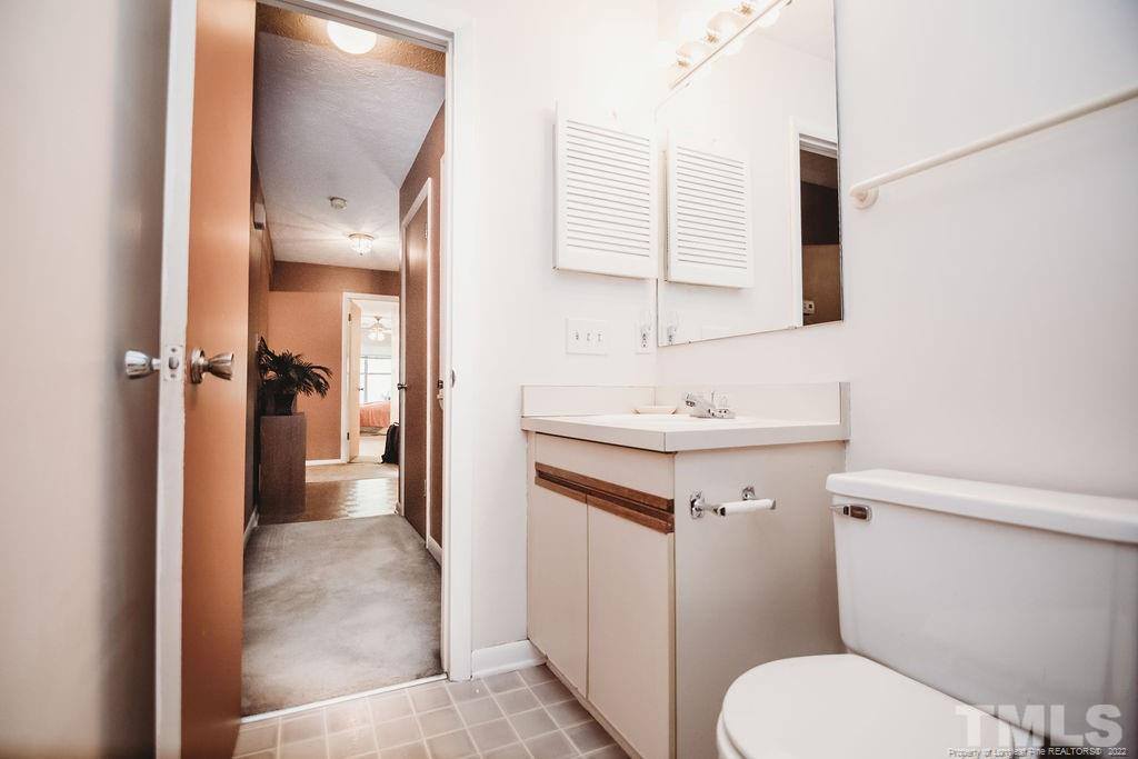 671 Bartons Landing Place, Fayetteville, NC 28314