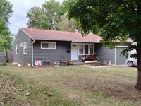 2307 S Crestway St, Wichita, KS 67218