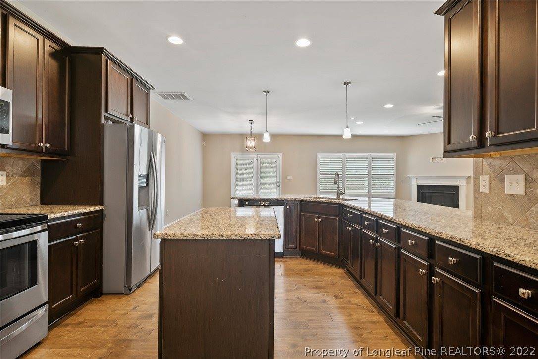 6825 Hunters Den Road, Hope Mills, NC 28348