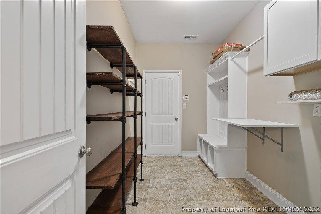 6825 Hunters Den Road, Hope Mills, NC 28348