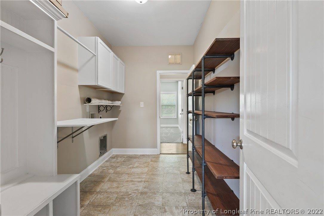 6825 Hunters Den Road, Hope Mills, NC 28348