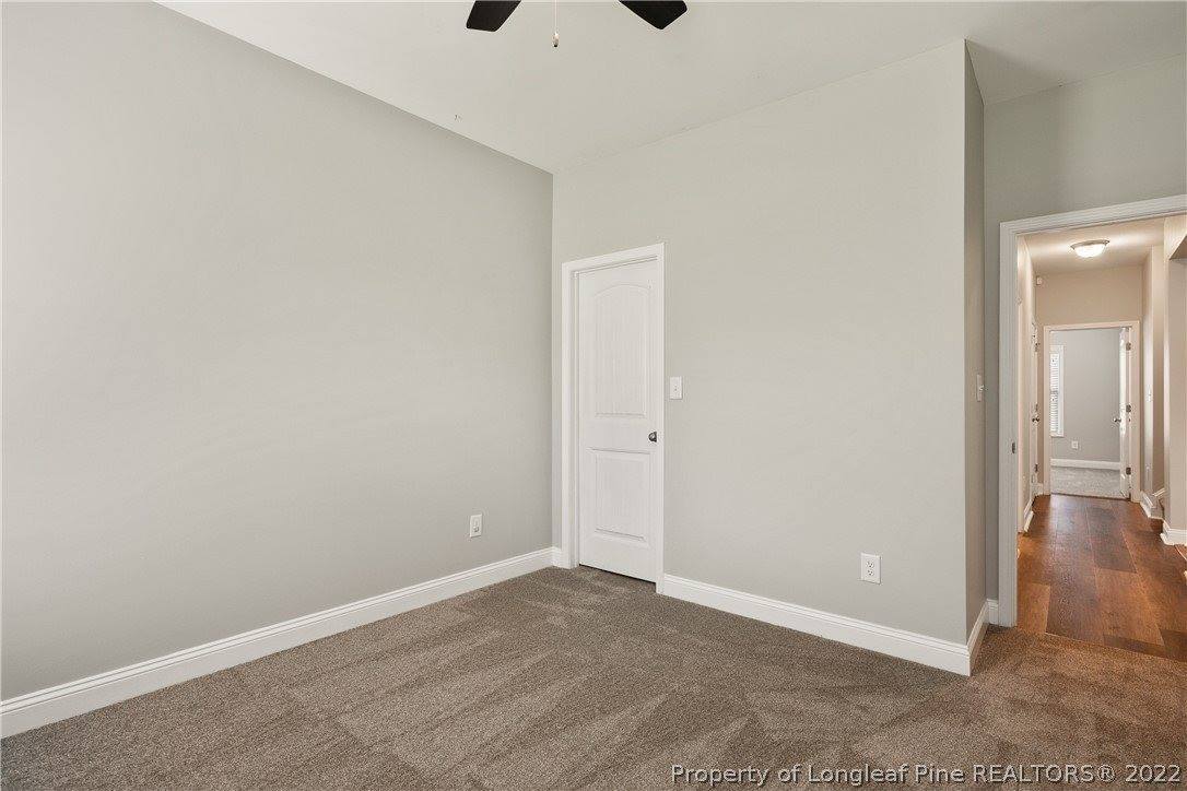 6825 Hunters Den Road, Hope Mills, NC 28348