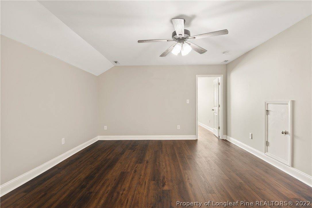 6825 Hunters Den Road, Hope Mills, NC 28348