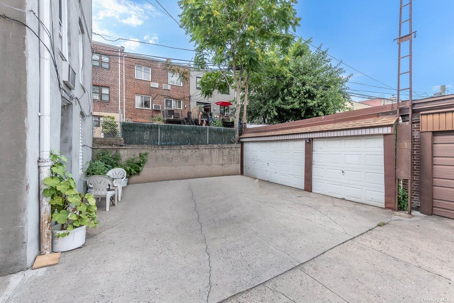 41-09 25th Avenue, Astoria, NY 11103