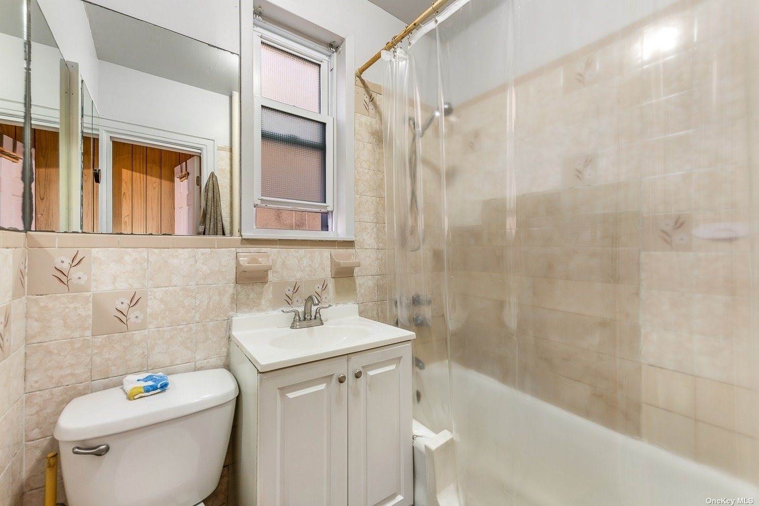 41-09 25th Avenue, Astoria, NY 11103