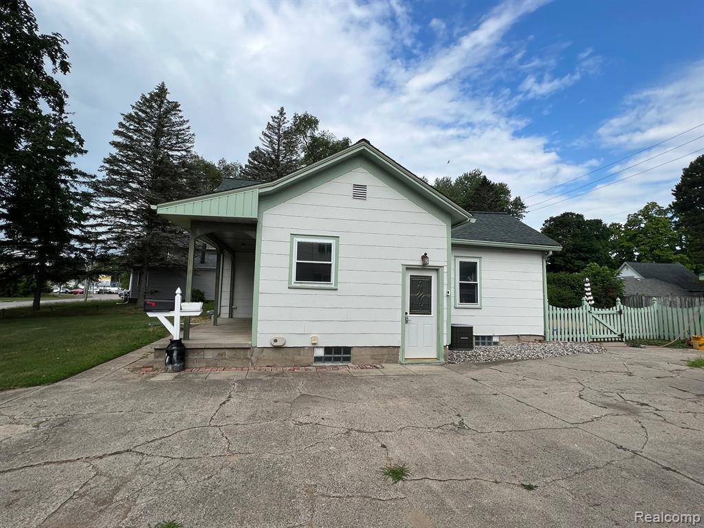 624 West Grand River Avenue, Williamston, MI 48895