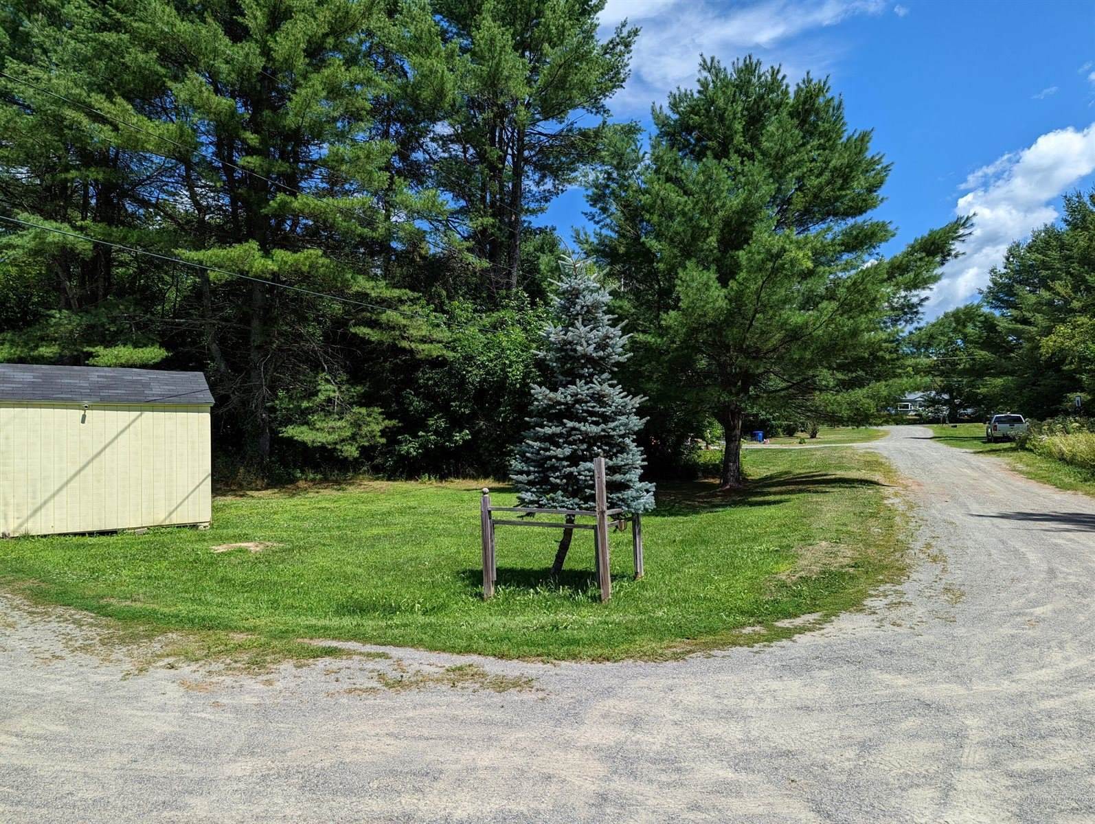 15 Country Lane, Lagrange, ME 04453