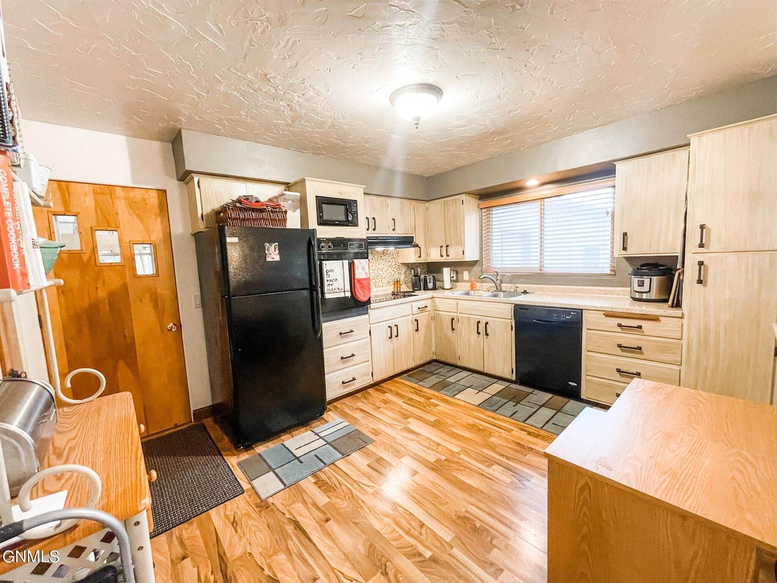 214 2nd Street NW, Tioga, ND 58852