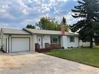 214 2nd Street NW, Tioga, ND 58852