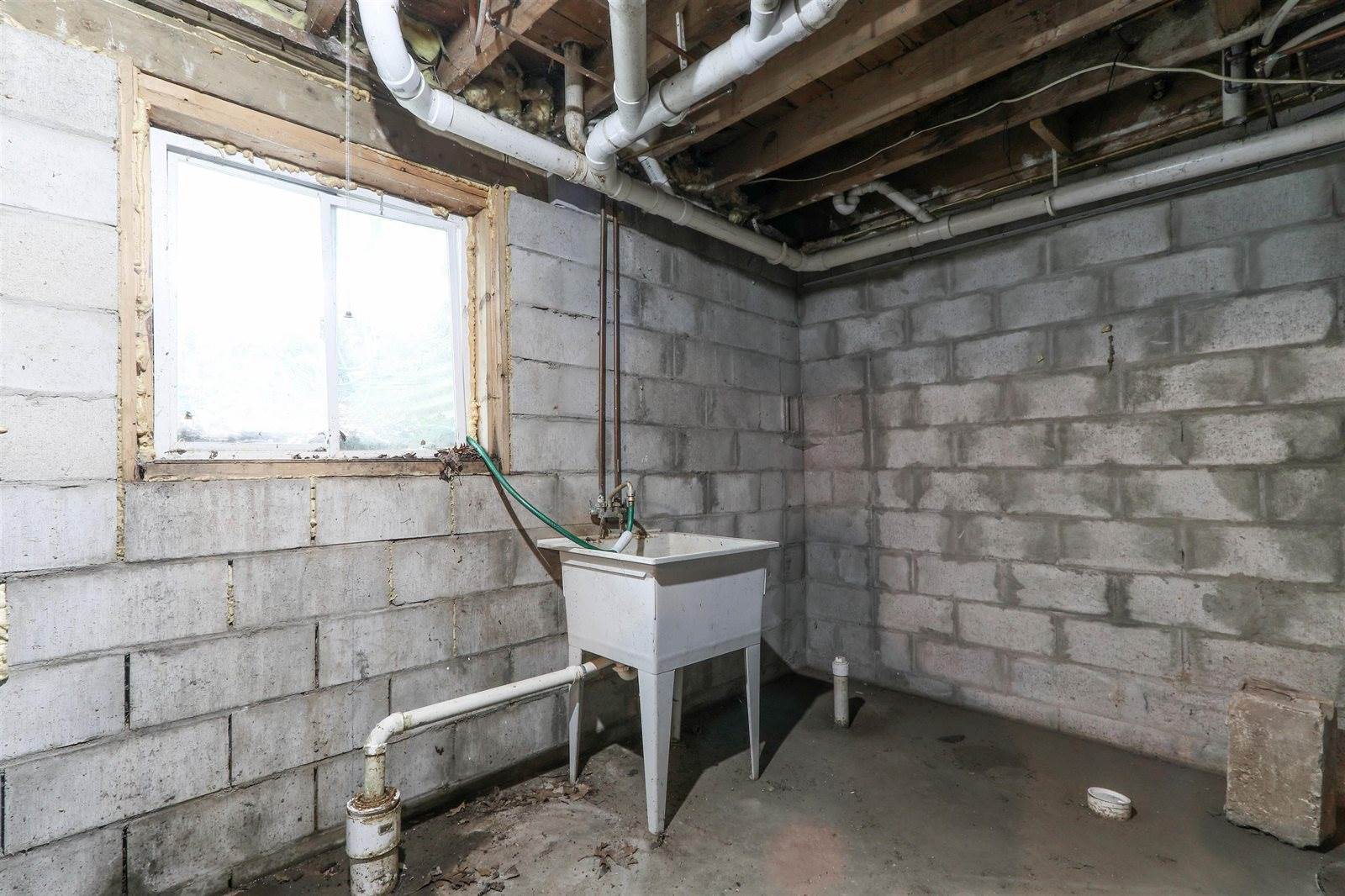 833 High School Street, Almond, WI 54909