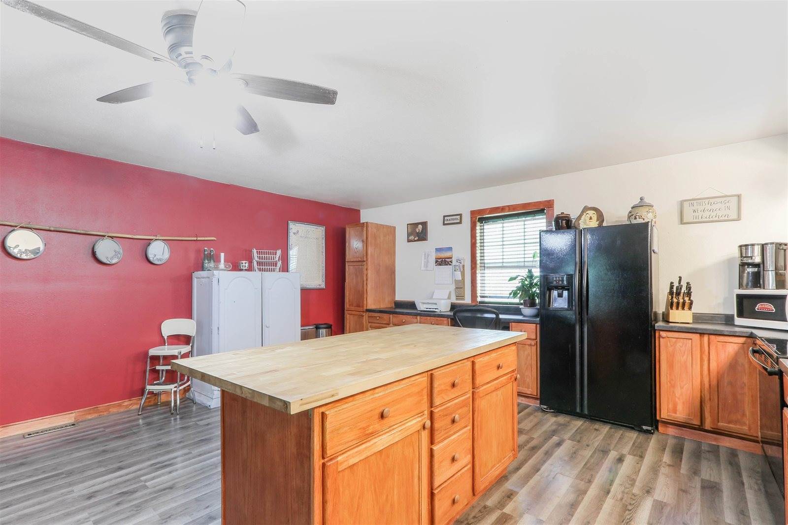 833 High School Street, Almond, WI 54909