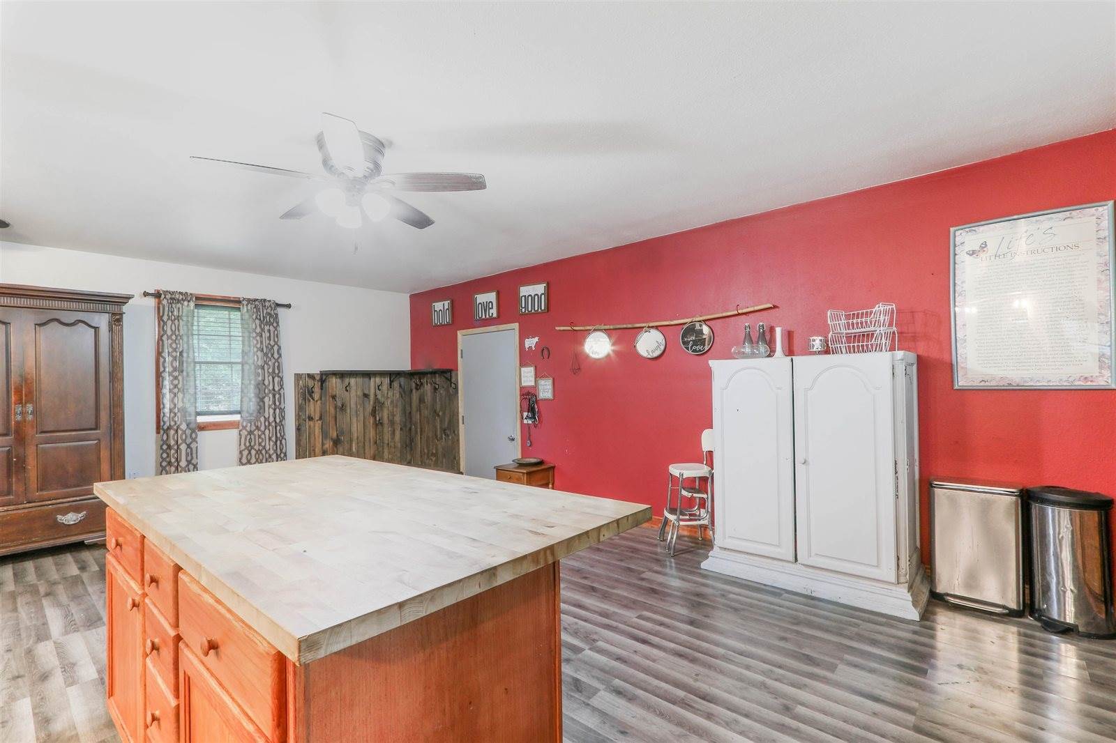 833 High School Street, Almond, WI 54909