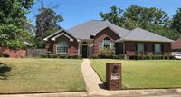 40 Briarwood Cir, Texarkana, TX 75503