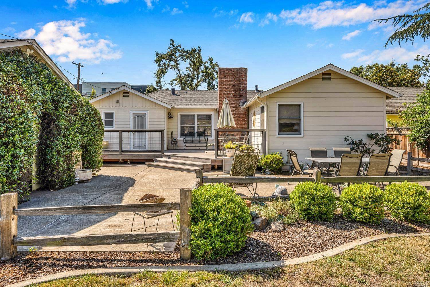 1037 Jennings Avenue, Santa Rosa, CA 95401