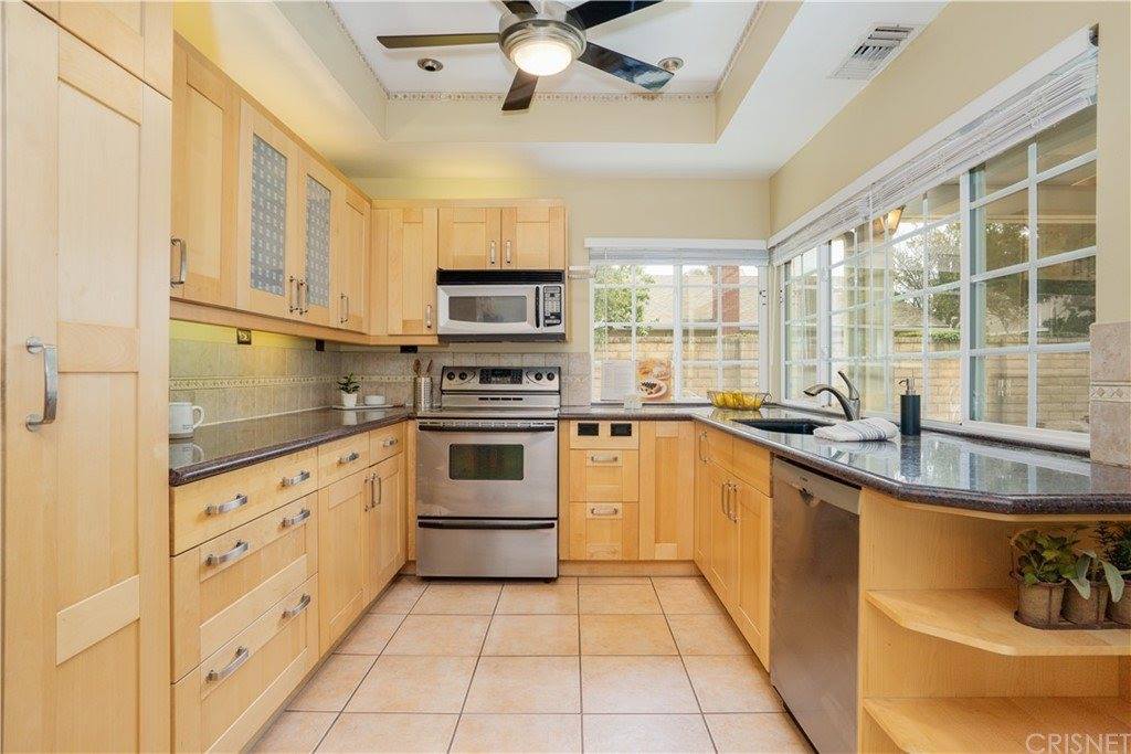 23402 Via Farallon, Valencia, CA 91355