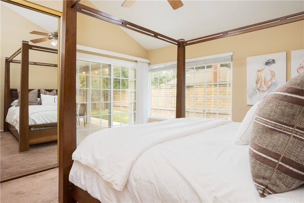 23402 Via Farallon, Valencia, CA 91355