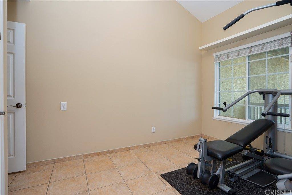 23402 Via Farallon, Valencia, CA 91355