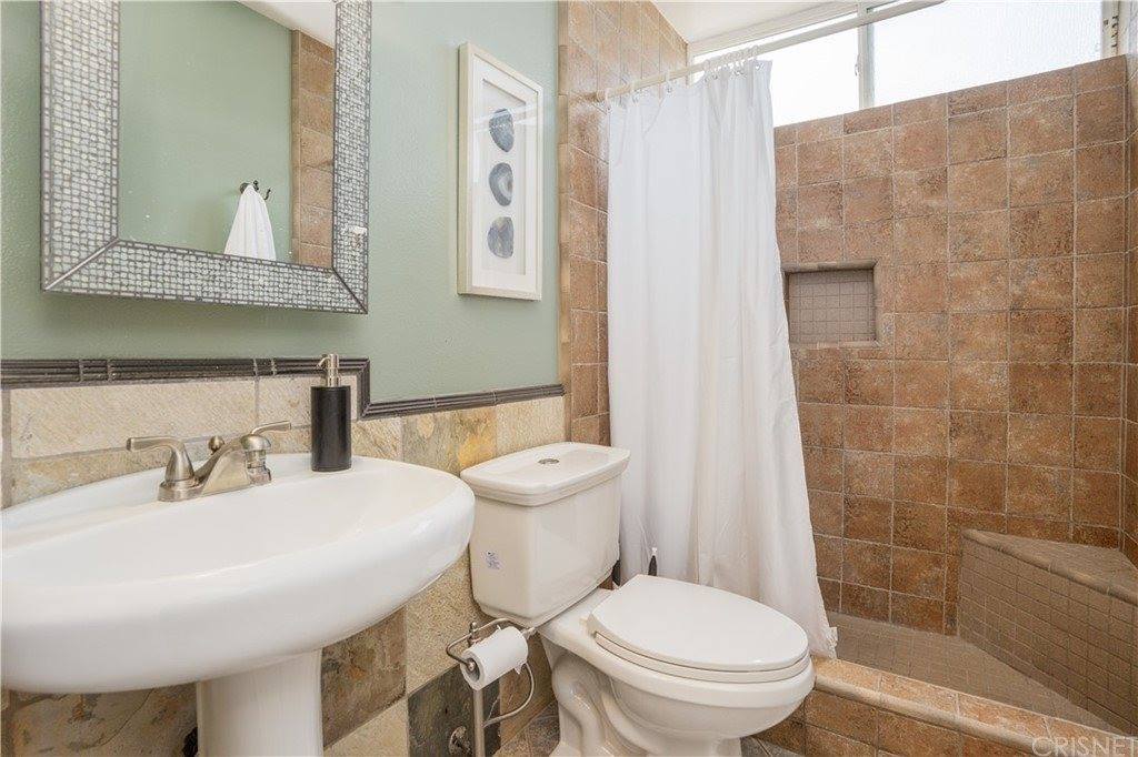 23402 Via Farallon, Valencia, CA 91355