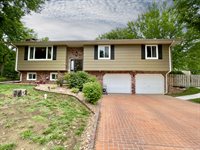 5200 NW Kendall DR, Topeka, KS 66618