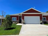 2961 Chestnut Ave, Sioux City, IA 51104