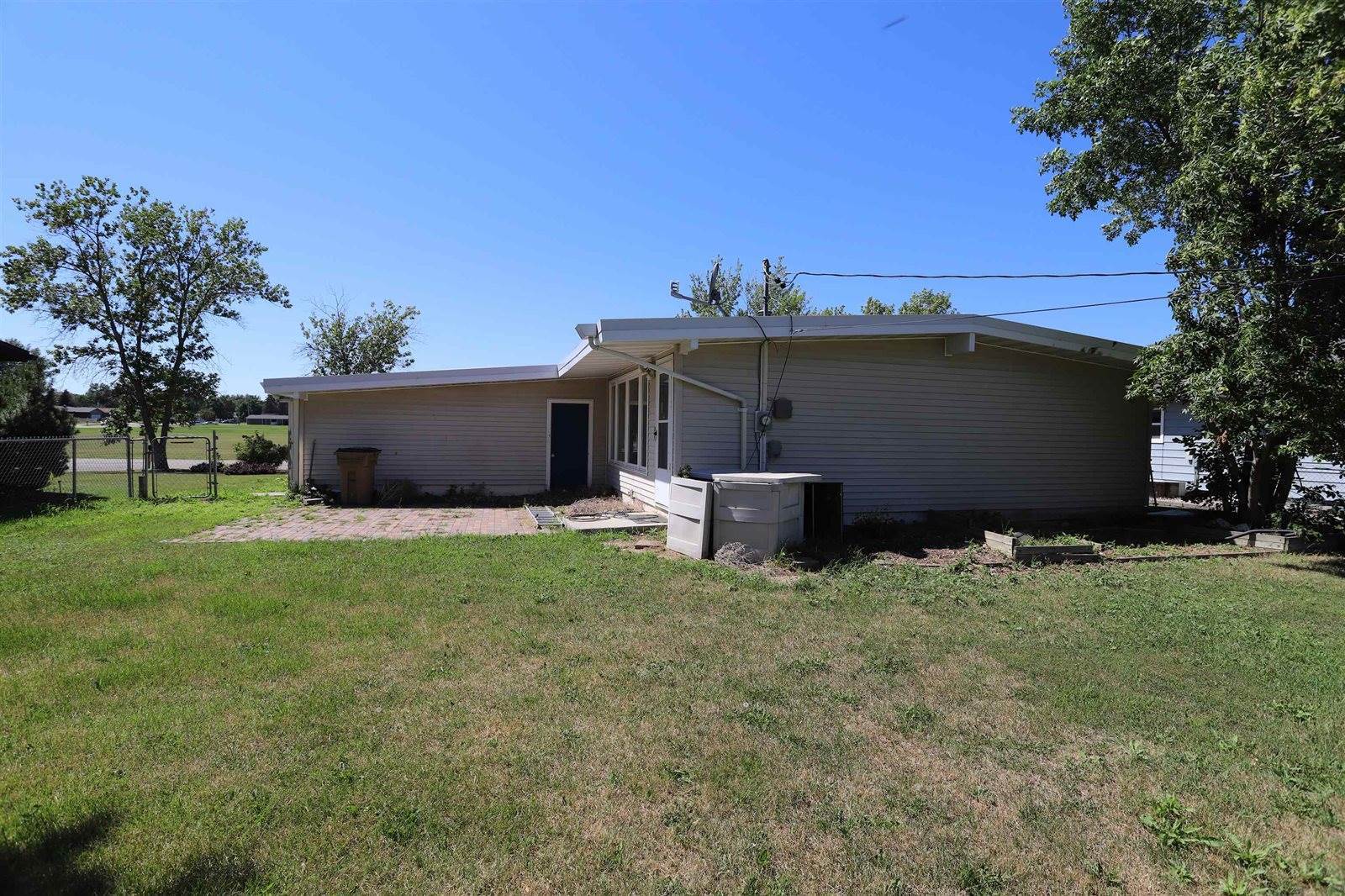 2612 6th ST NW, Minot, ND 58703