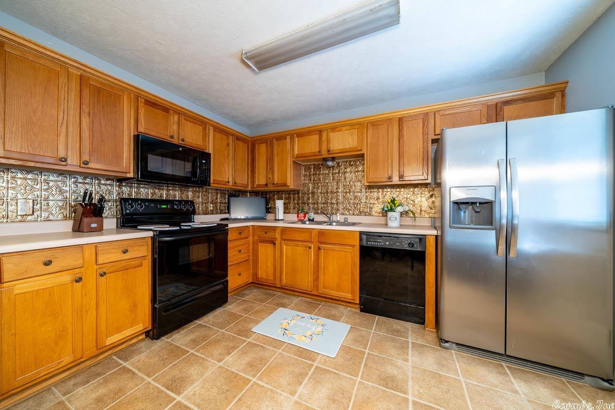 865 Brownstone Drive, Conway, AR 72034