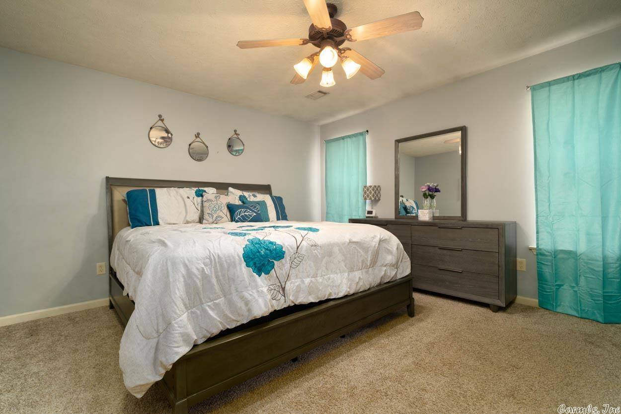 865 Brownstone Drive, Conway, AR 72034