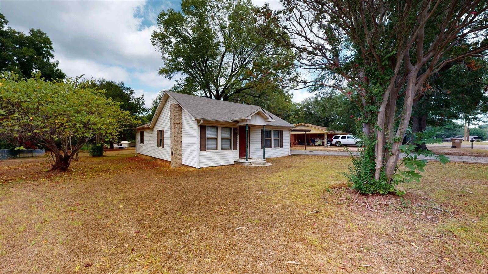 308 Elm St., Maud, TX 75567