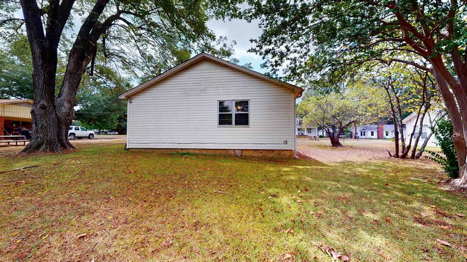 308 Elm St., Maud, TX 75567