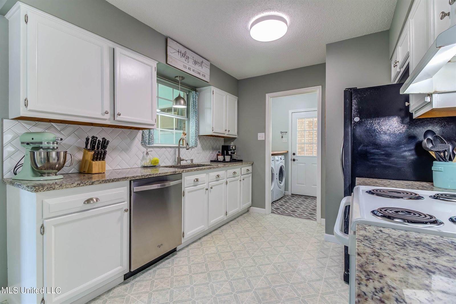 10735 Plummer Circle, Gulfport, MS 39503