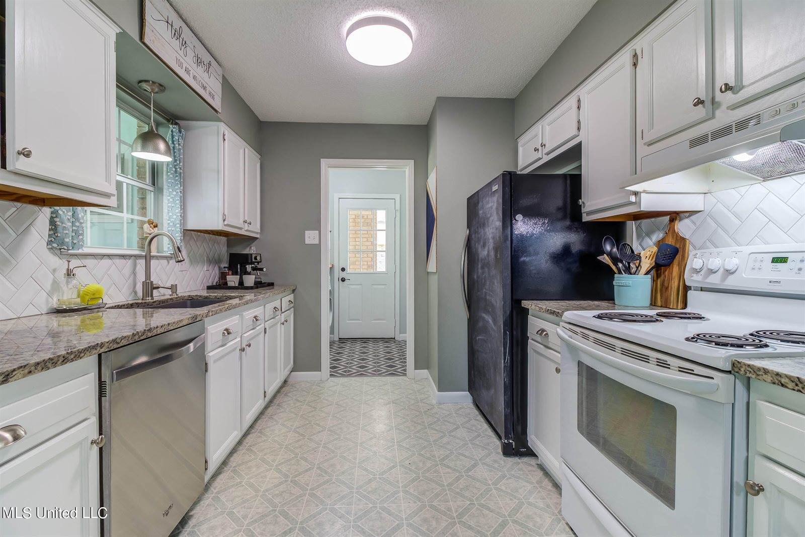 10735 Plummer Circle, Gulfport, MS 39503