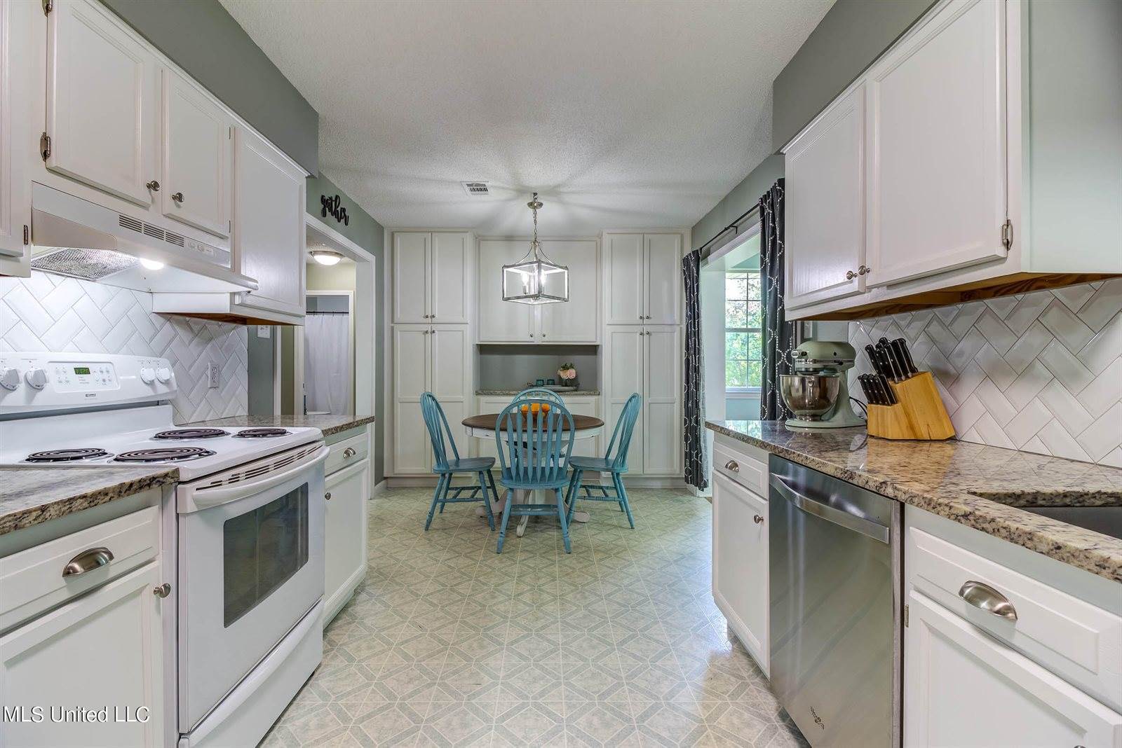 10735 Plummer Circle, Gulfport, MS 39503