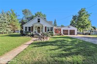 1607 Young, Owosso, MI 48867