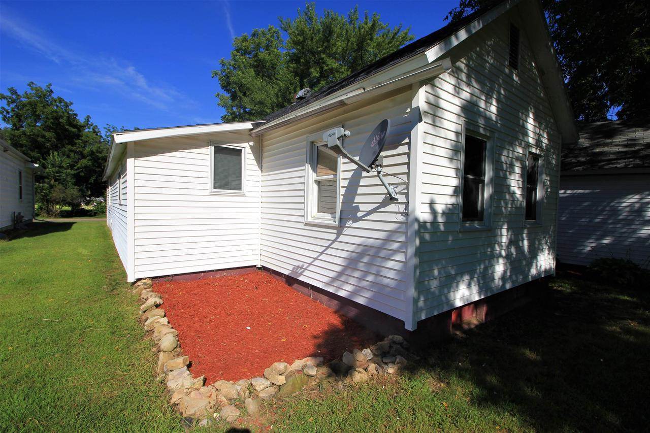 940 S Beaumont Rd, Prairie Du Chien, WI 53821