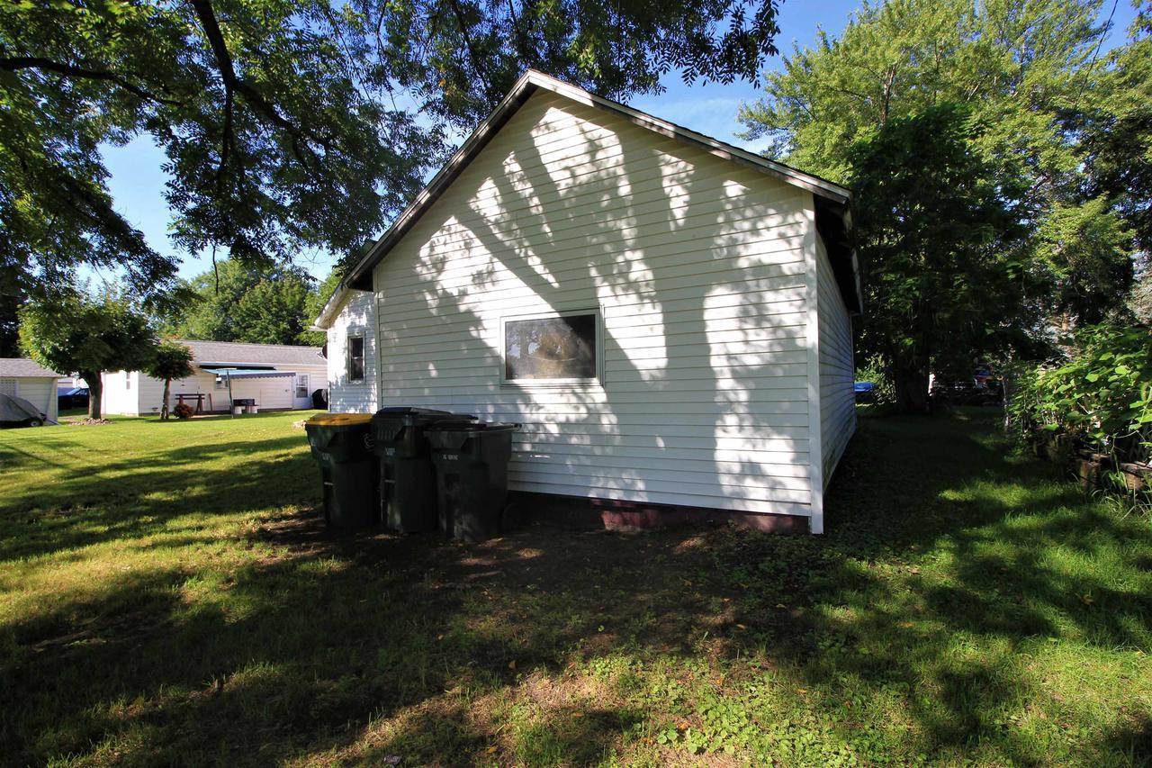 940 S Beaumont Rd, Prairie Du Chien, WI 53821