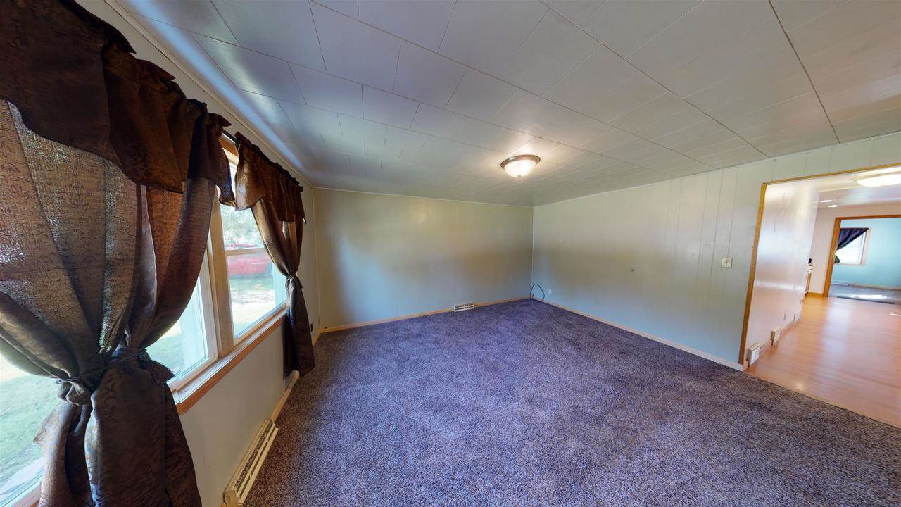 940 S Beaumont Rd, Prairie Du Chien, WI 53821