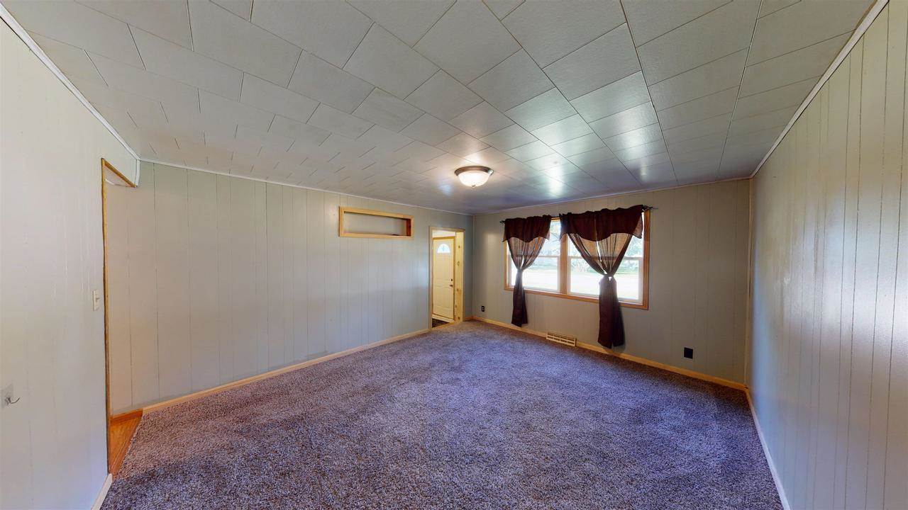 940 S Beaumont Rd, Prairie Du Chien, WI 53821