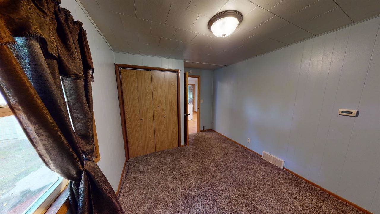 940 S Beaumont Rd, Prairie Du Chien, WI 53821