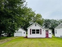 940 S Beaumont Rd, Prairie Du Chien, WI 53821
