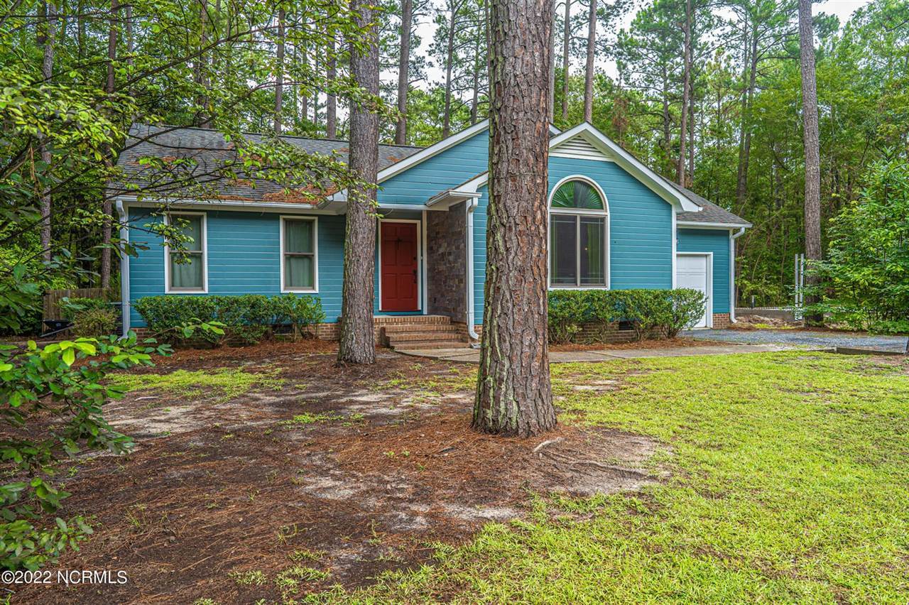 633 Lilac Lane, Vass, NC 28394