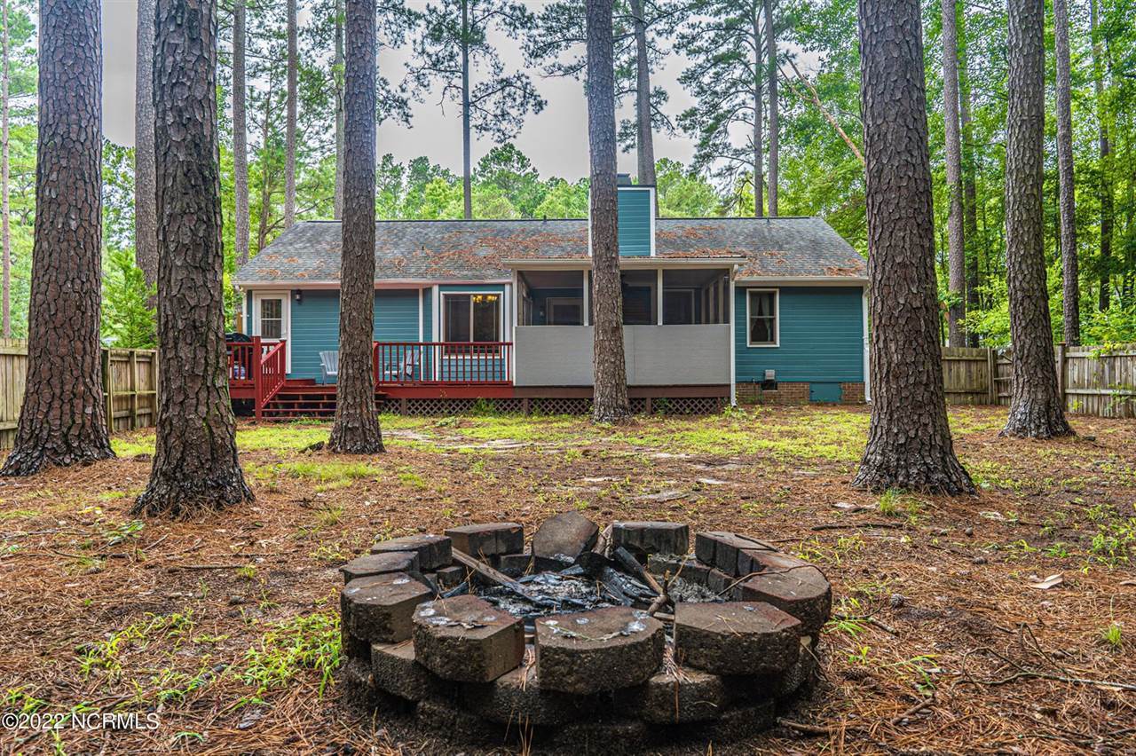 633 Lilac Lane, Vass, NC 28394